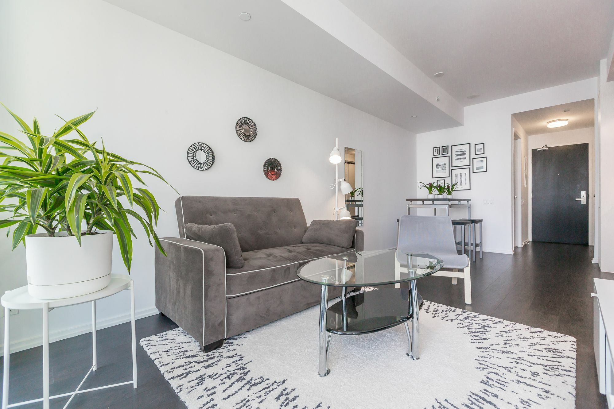 Noel Suites- Peter And Richmond St West Hotel