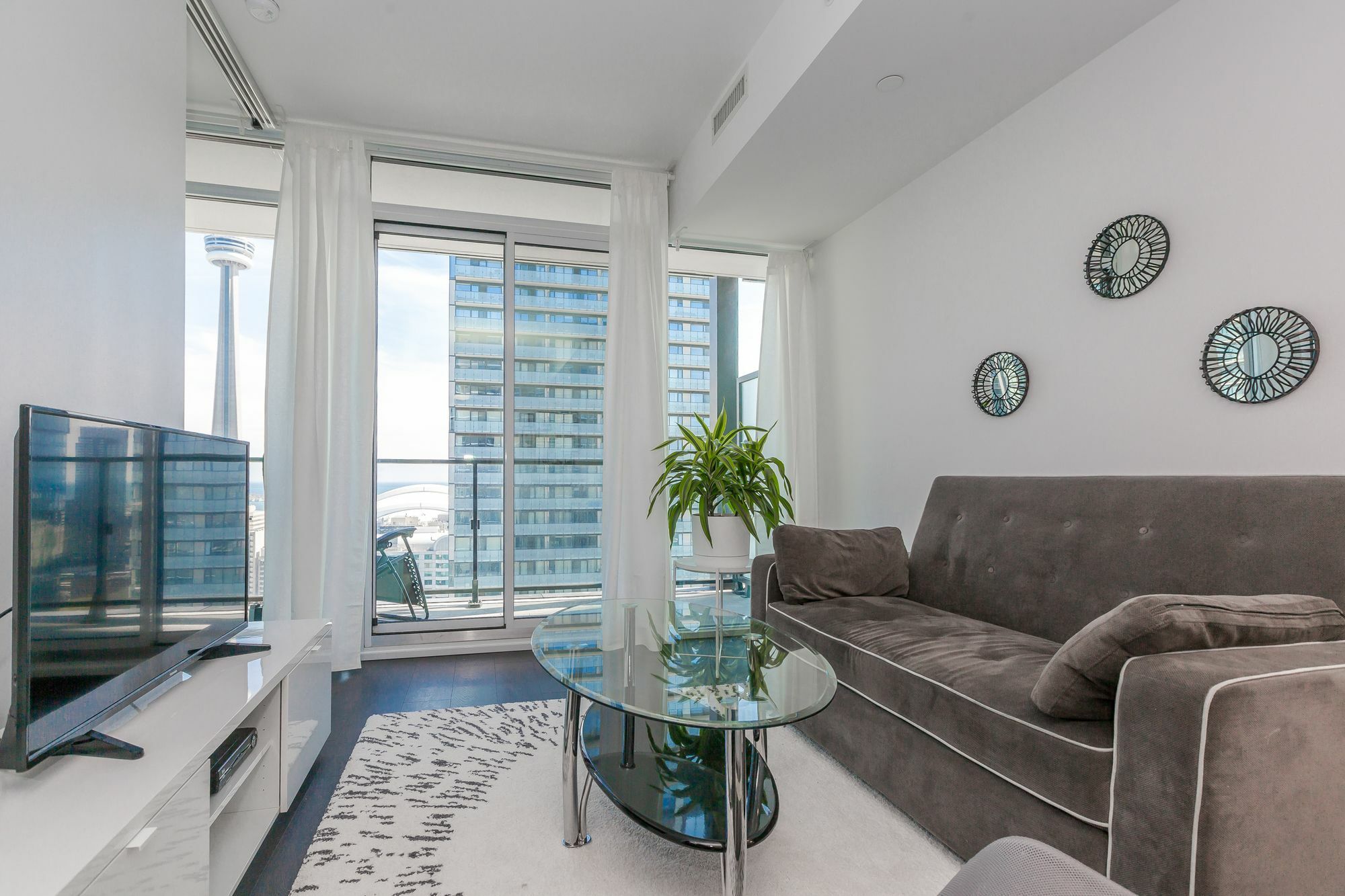 Hotel Noel Suites- Peter And Richmond St West 4*