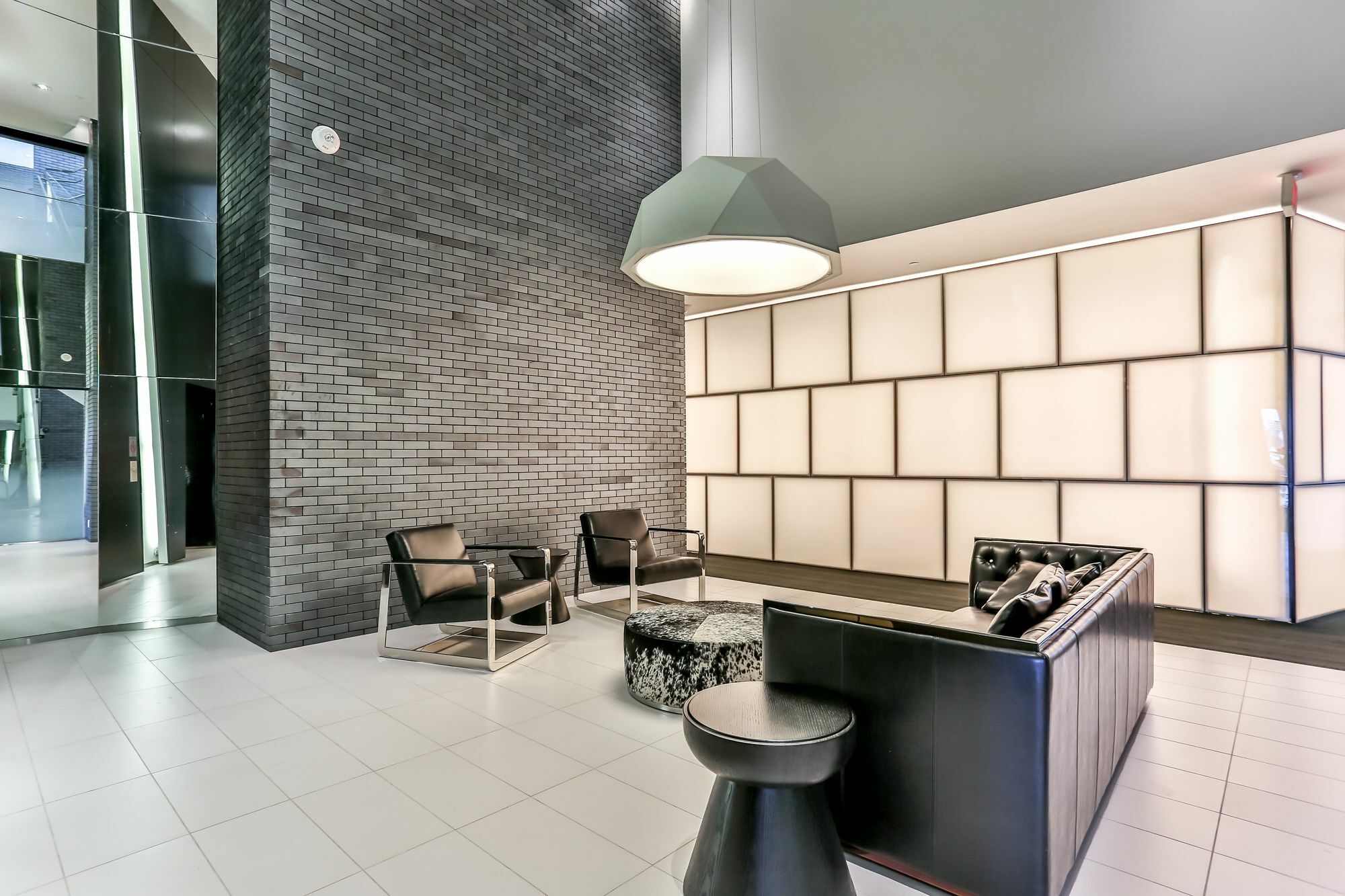 Hotel Noel Suites- Peter And Richmond St West 4*